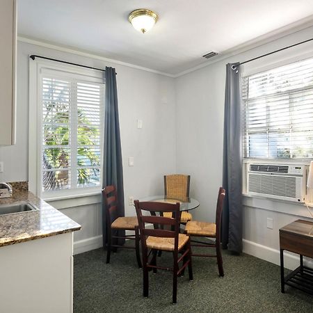 Kona Kai Oasis Bed & Breakfast Key West Bagian luar foto